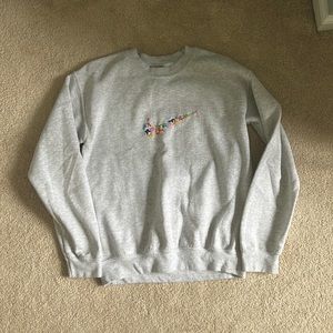 Nike Embroidered Flower Crewneck